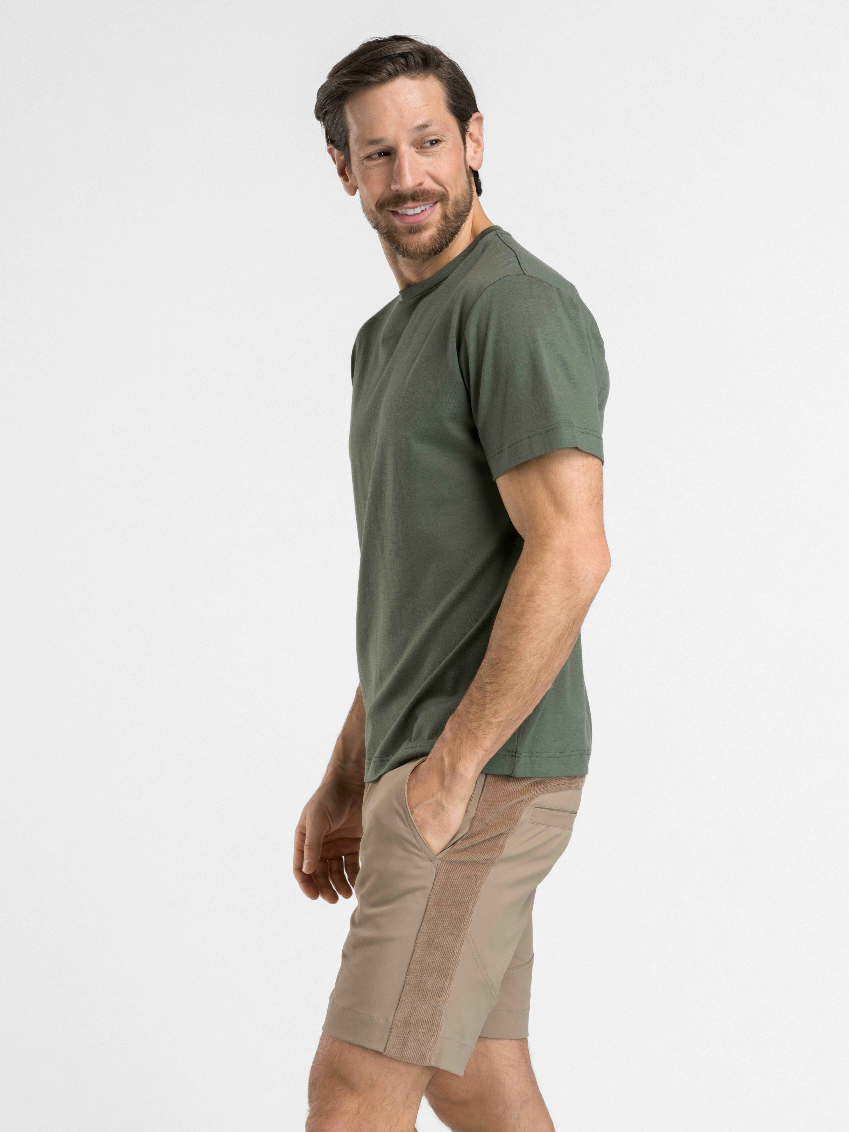 Romsdalseggen Cord Shorts  Driftwood