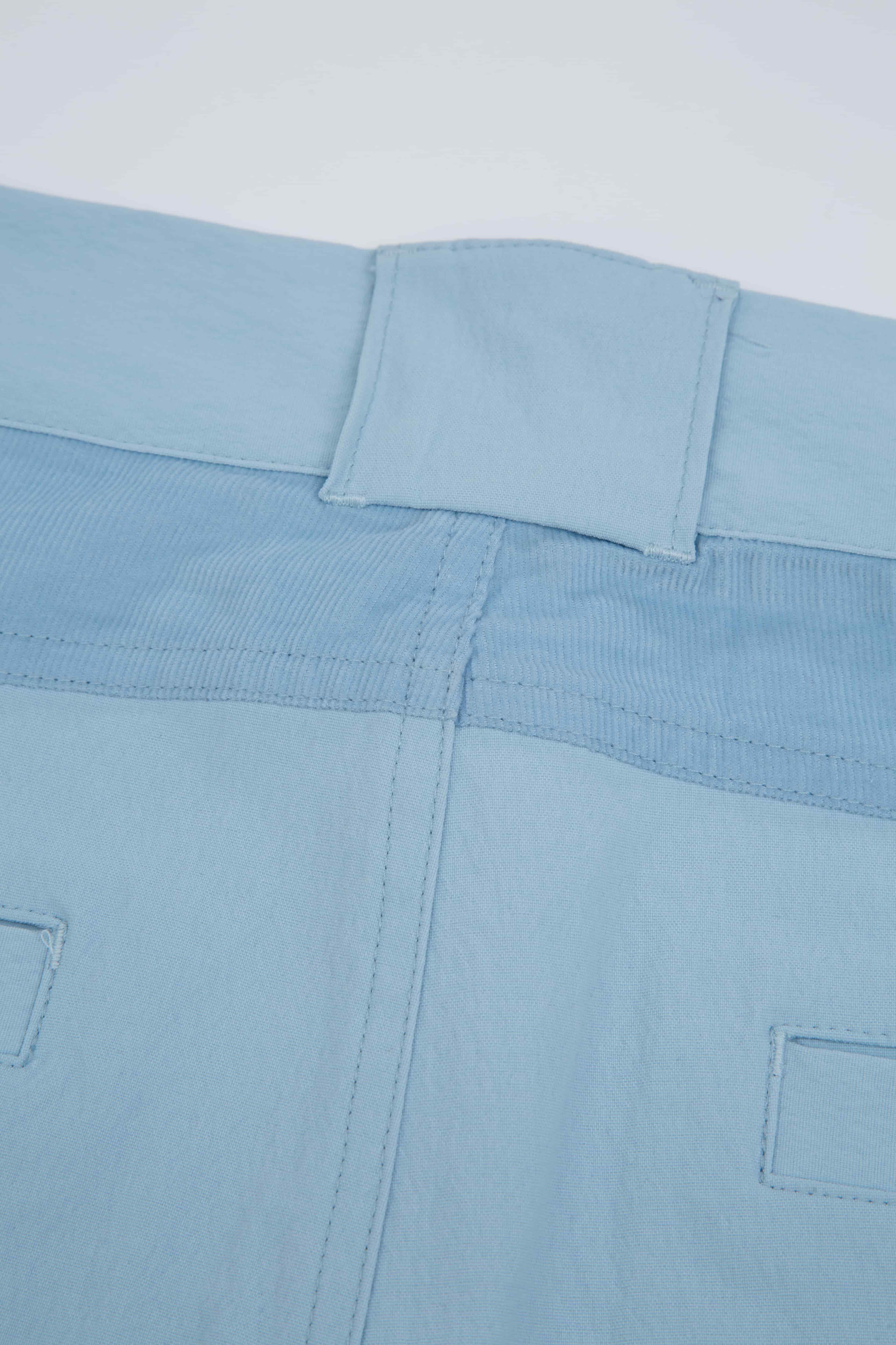 Romsdalseggen Cord Shorts  Light Sky