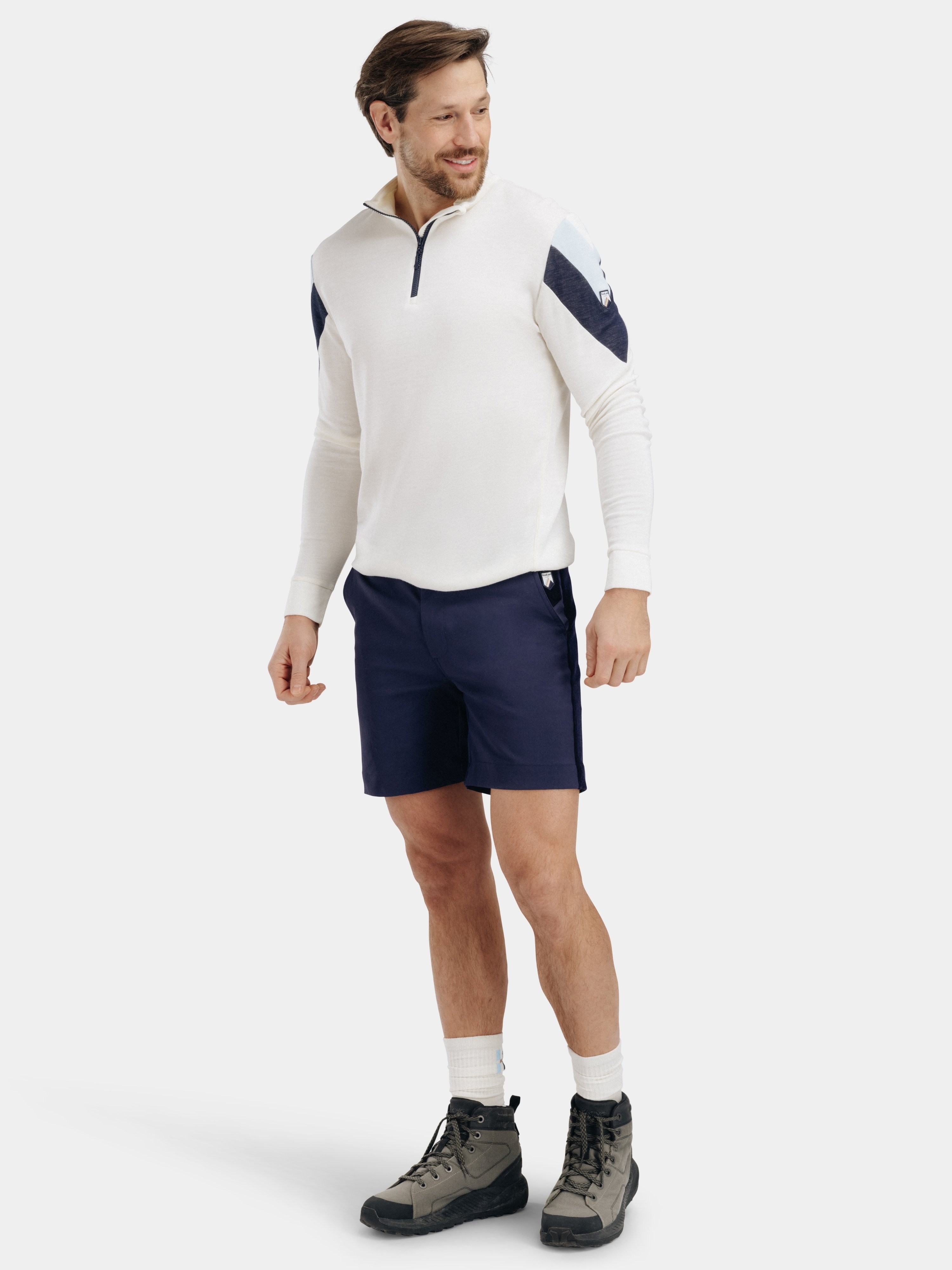Romsdalseggen Cord Shorts  Blue Ink