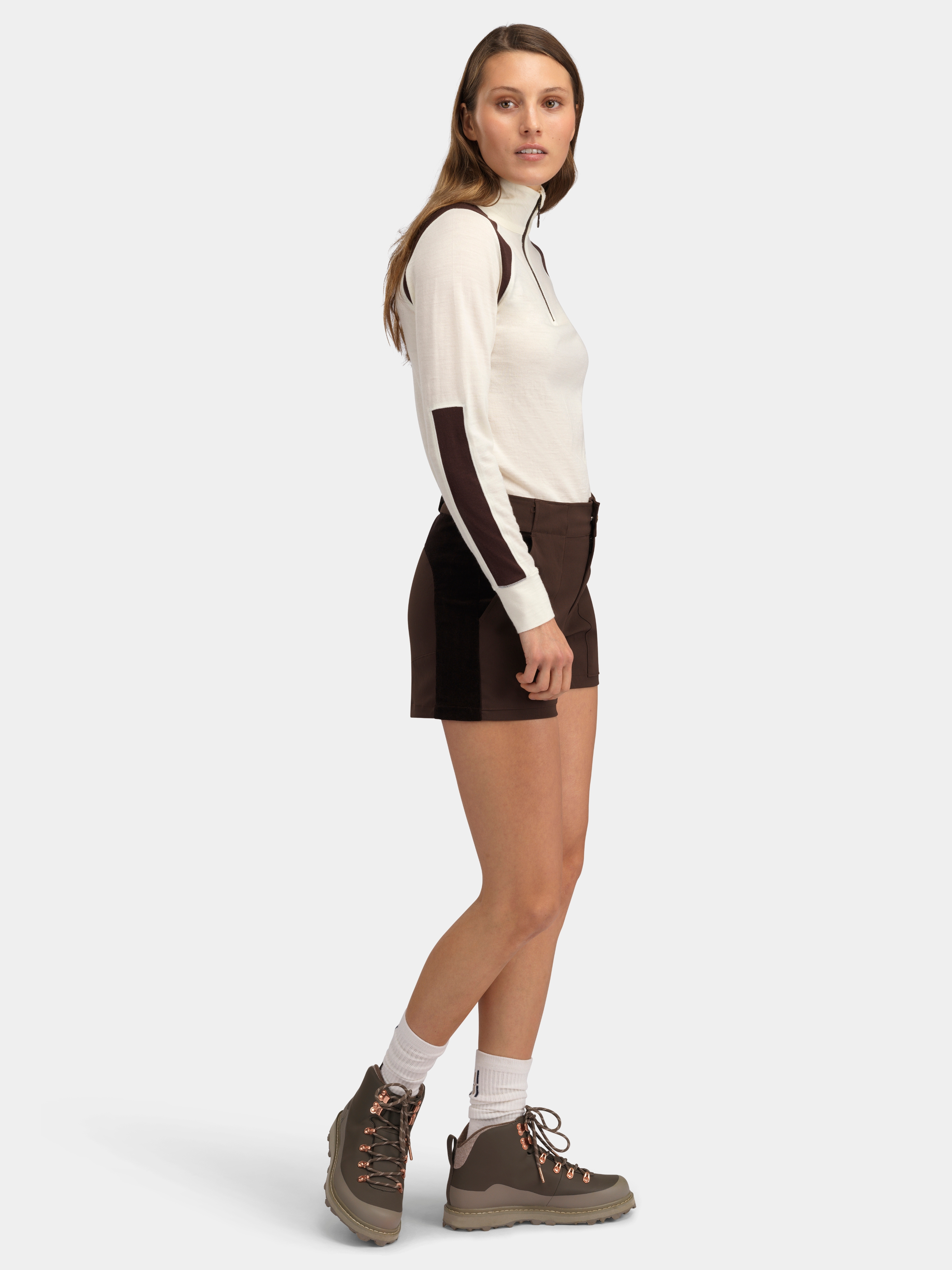 Romsdalseggen 3" Cord Shorts  Hot Fudge