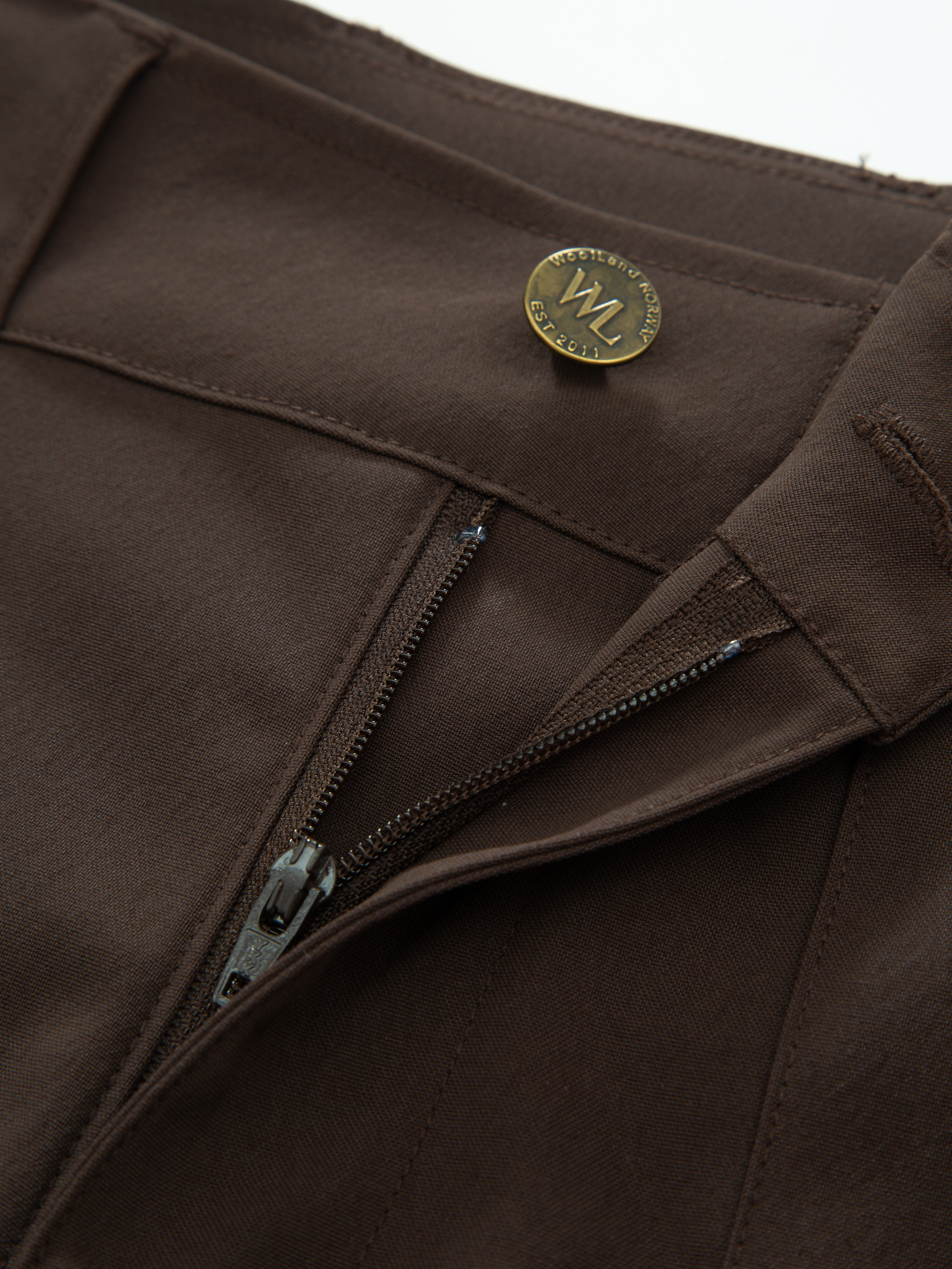 Romsdalseggen 3" Cord Shorts  Hot Fudge